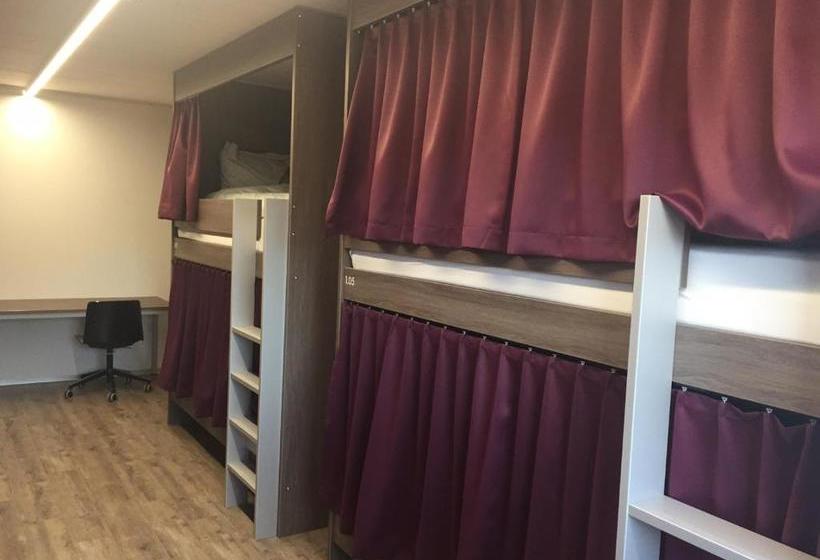 هاستل Auberge Du Guintzet