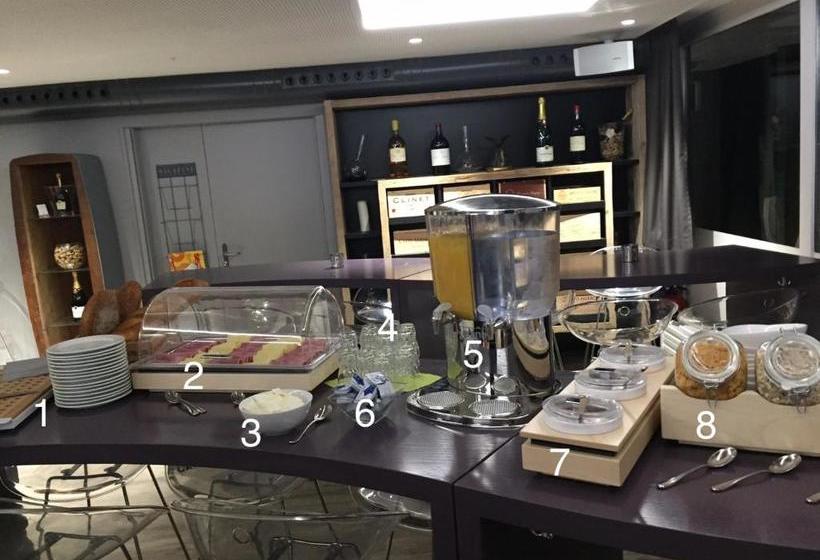 هاستل Auberge Du Guintzet