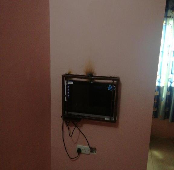 بنسيون Kiceck  Airport