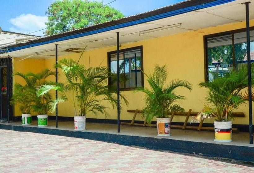 بنسيون Kiceck  Airport