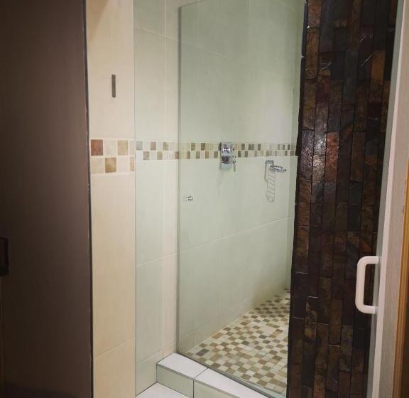 פנסיון Aaa Rose Garden Guesthouse