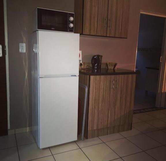 פנסיון Aaa Rose Garden Guesthouse