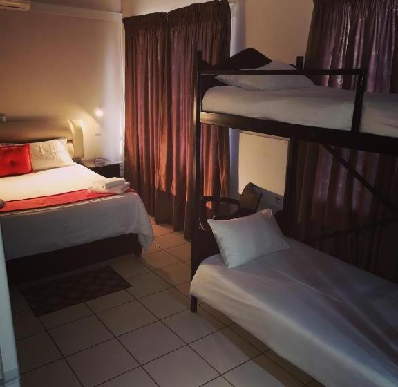 פנסיון Aaa Rose Garden Guesthouse