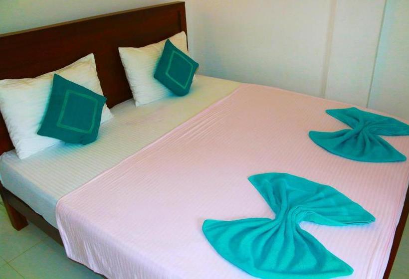 بنسيون A&b Resort Negombo