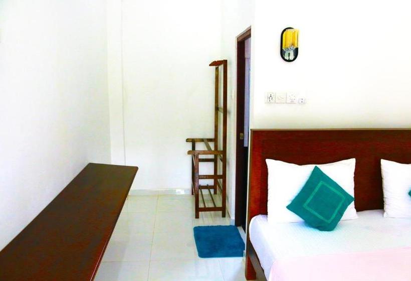 بنسيون A&b Resort Negombo