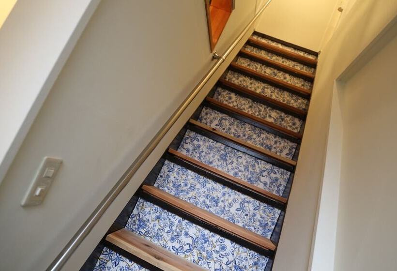 Pension Bar & Hostel Mondo   Hostel