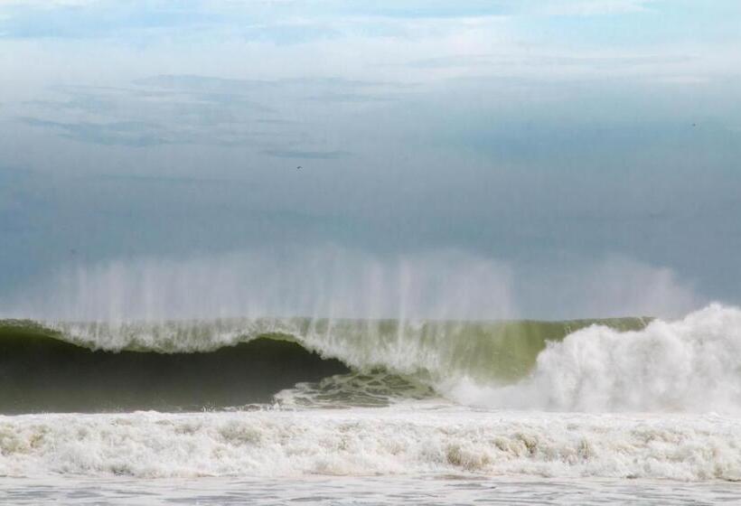 پانسیون Red Pepper Popoyo