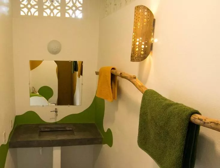 Majatalo Red Pepper Popoyo