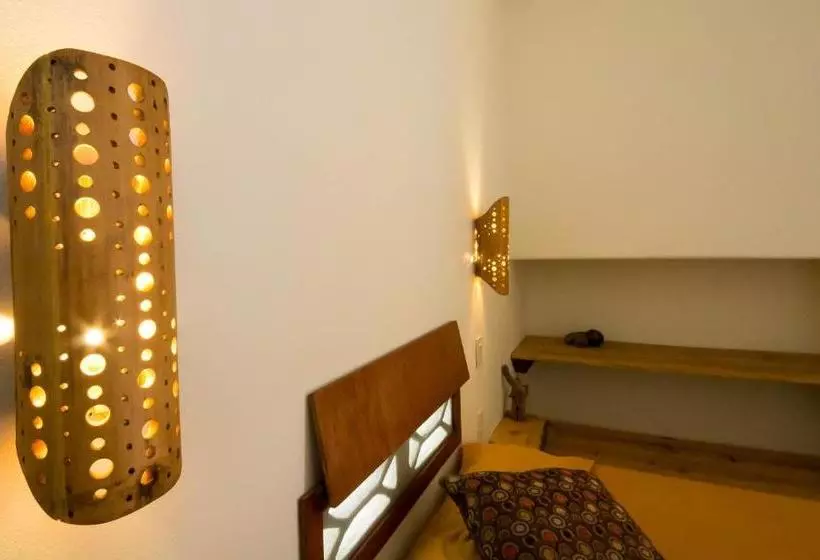 Majatalo Red Pepper Popoyo