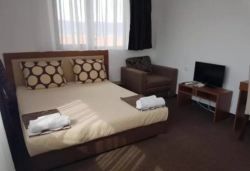 پانسیون Yuliya Guest House