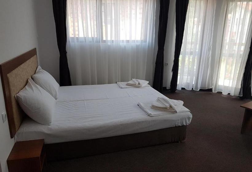 Pensão Yuliya Guest House