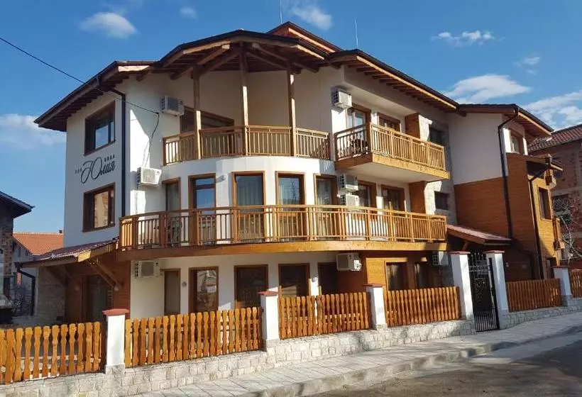 پانسیون Yuliya Guest House