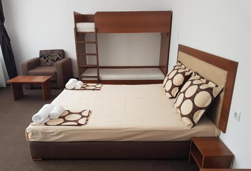 Pensão Yuliya Guest House