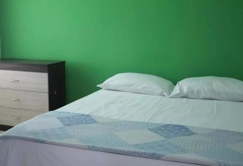 Retkeilymaja Roxi S Place