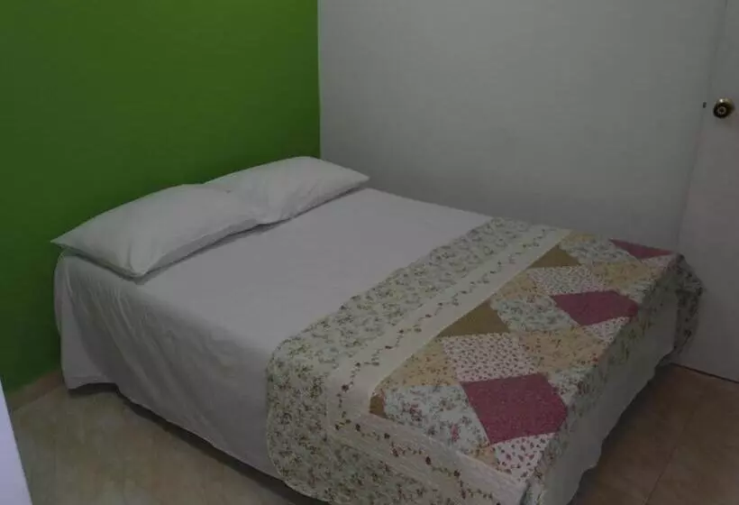 Retkeilymaja Roxi S Place