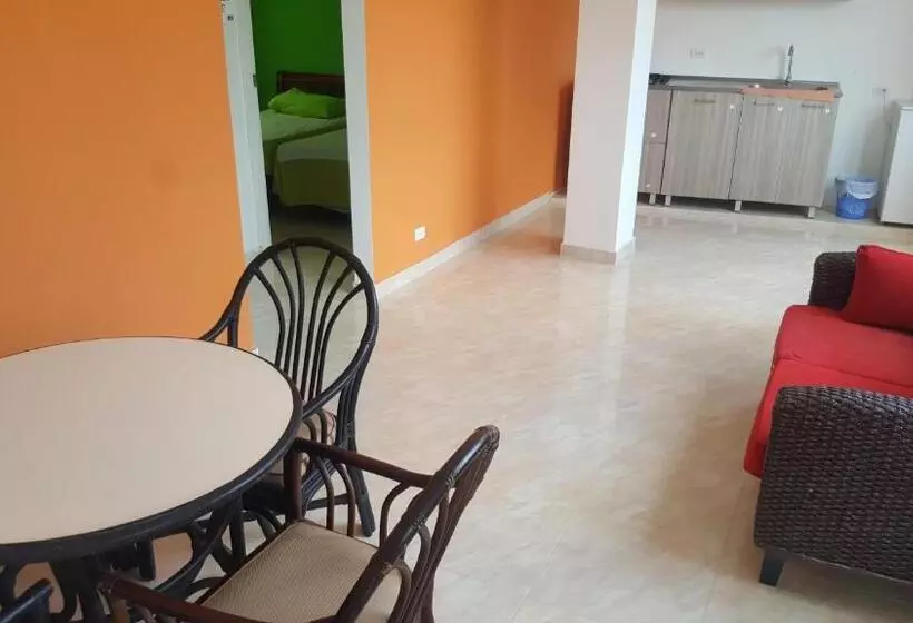 Retkeilymaja Roxi S Place