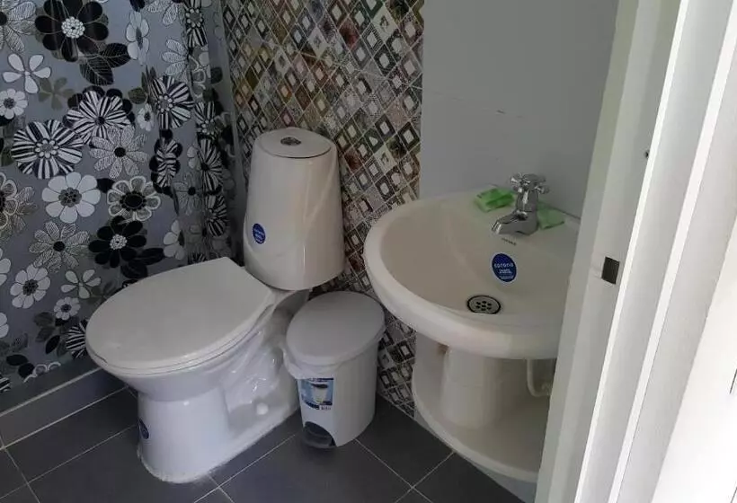 Retkeilymaja Roxi S Place