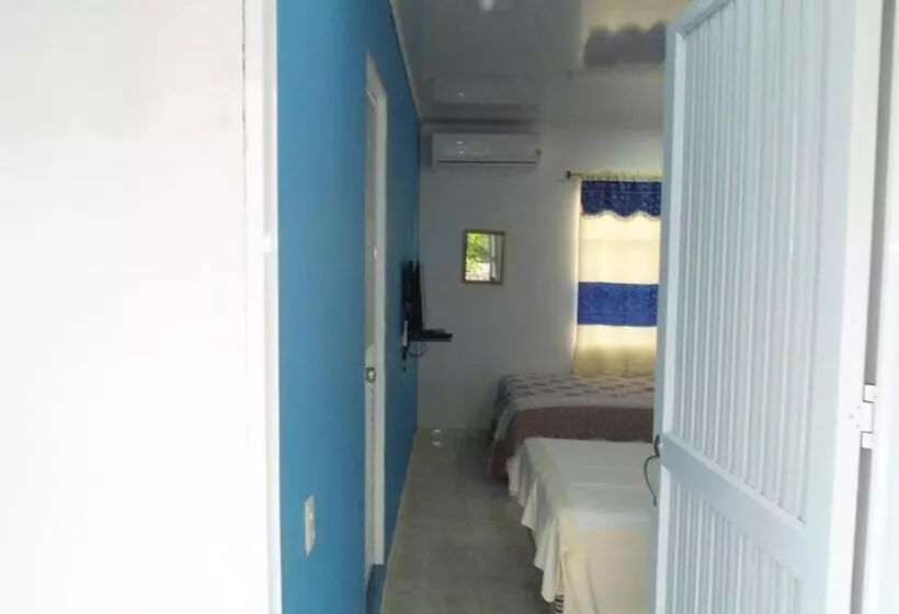 Retkeilymaja Roxi S Place