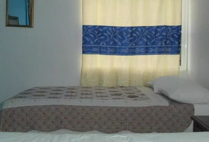 Retkeilymaja Roxi S Place