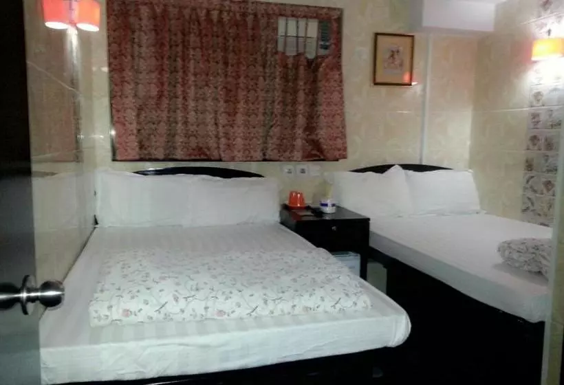 پانسیون Dutch Hostel