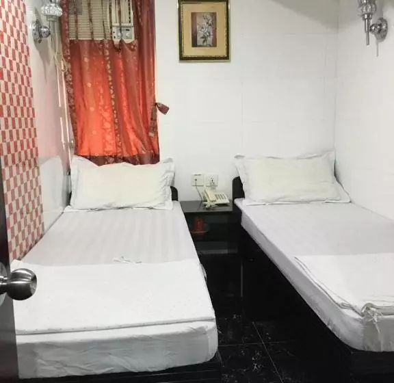 پانسیون Dutch Hostel