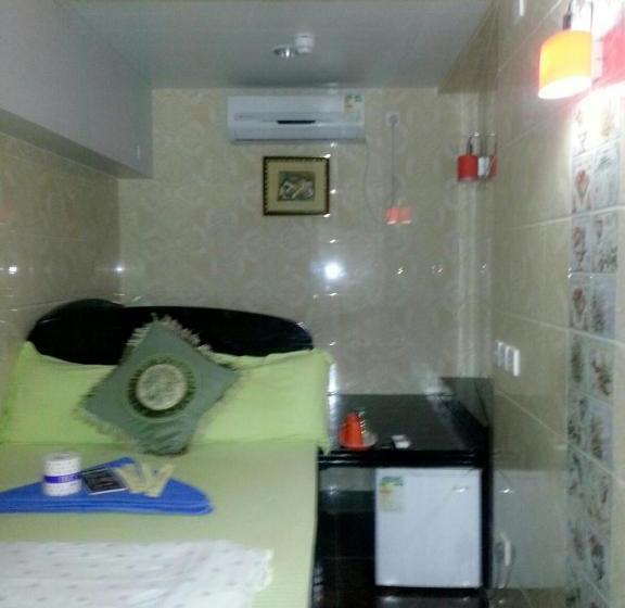 پانسیون Dutch Hostel