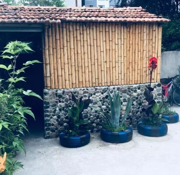 پانسیون Ketis Guest House