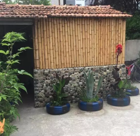 پانسیون Ketis Guest House