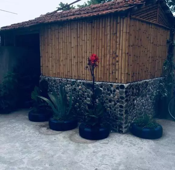 پانسیون Ketis Guest House