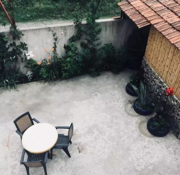 پانسیون Ketis Guest House