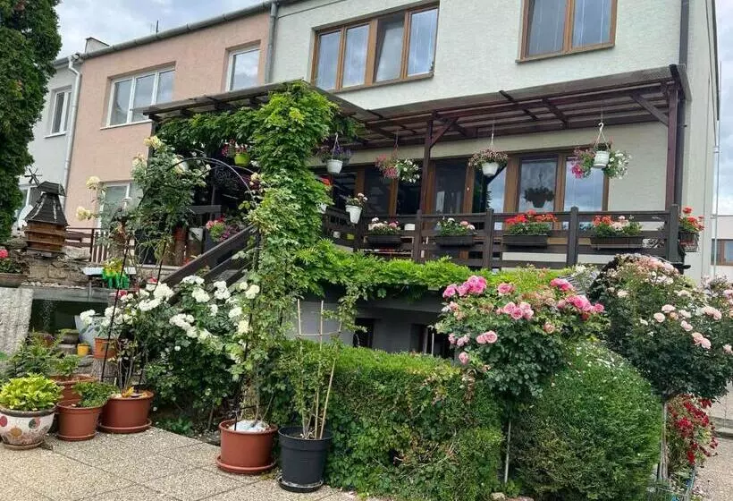 Majatalo Ubytovani Na Hrazi 91