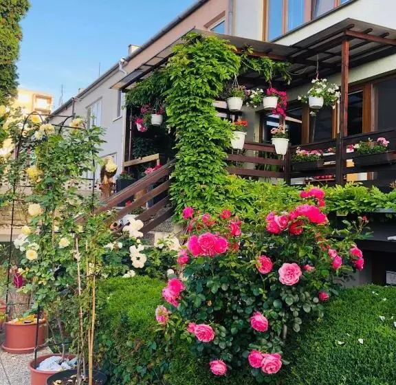 Majatalo Ubytovani Na Hrazi 91