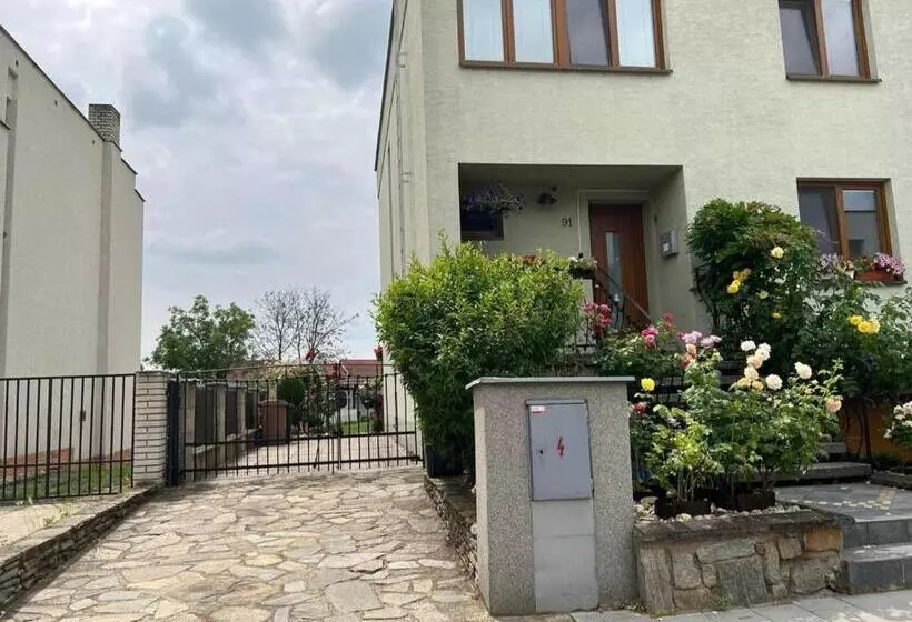 Majatalo Ubytovani Na Hrazi 91