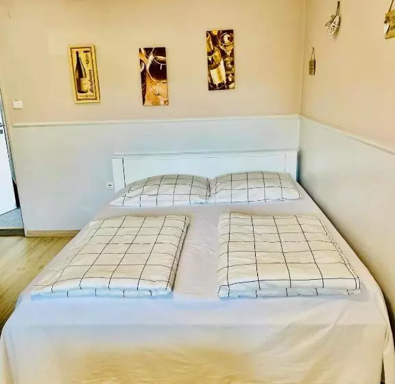 Majatalo Ubytovani Na Hrazi 91