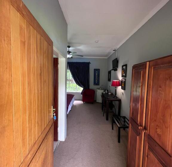 بنسيون Big Tree Midrand