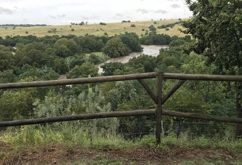 ペンション Hills And Dales Accommodation