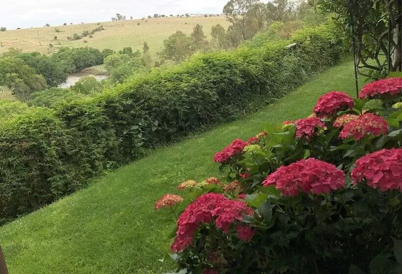 ペンション Hills And Dales Accommodation