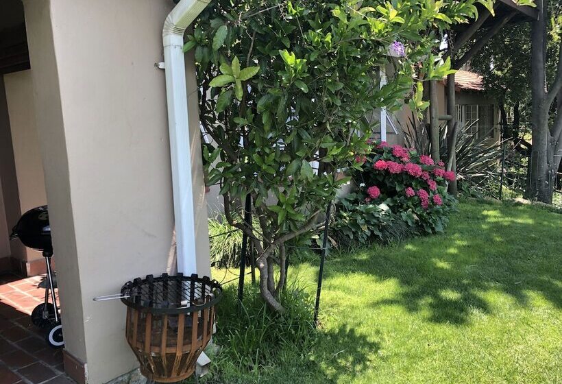 ペンション Hills And Dales Accommodation