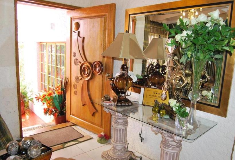 ペンション Ronique's Guest House