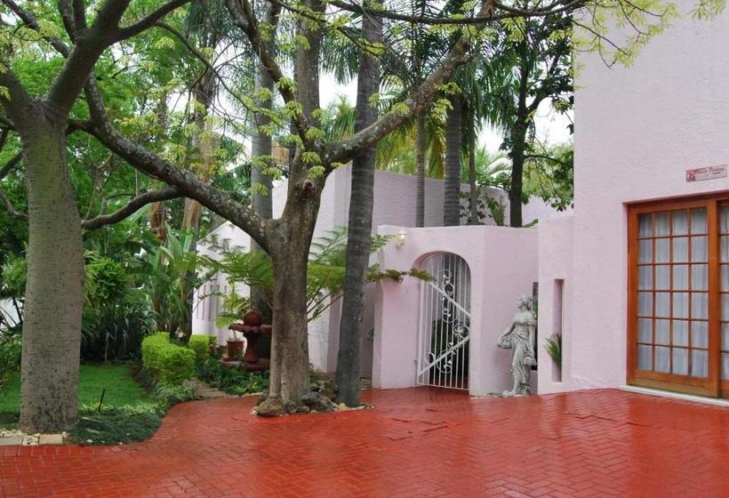 ペンション Ronique's Guest House