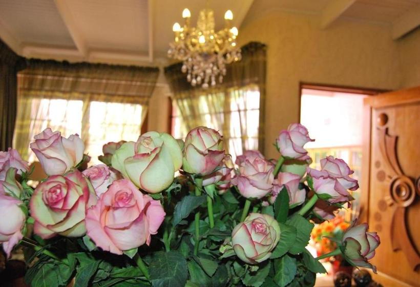 ペンション Ronique's Guest House