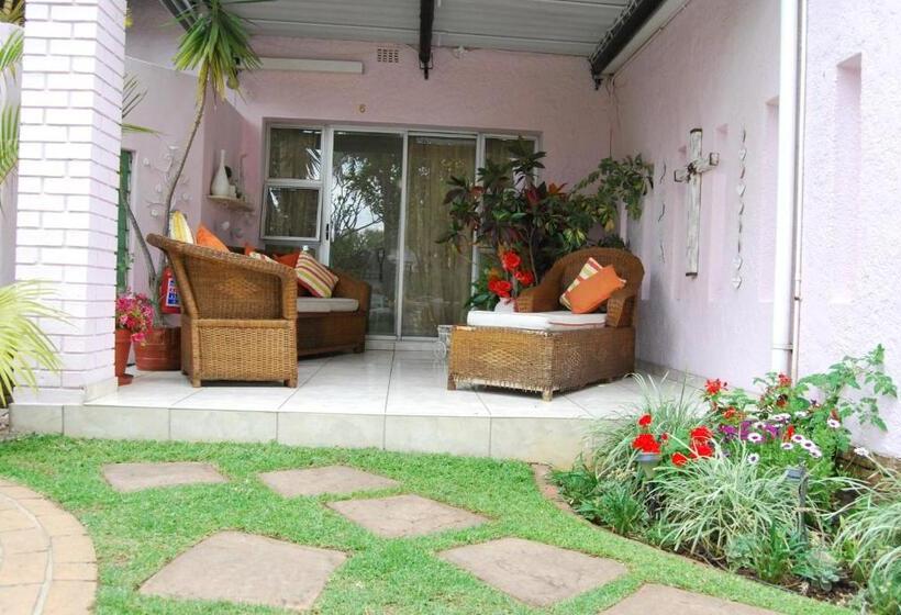 ペンション Ronique's Guest House