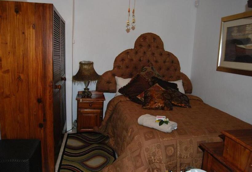 ペンション Ronique's Guest House