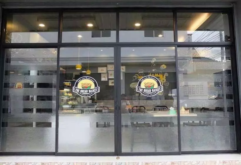 پانسیون The Bread Basket