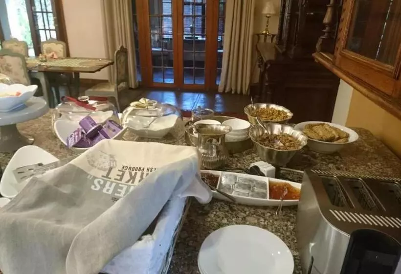 Majatalo Villa Brocant Guest House