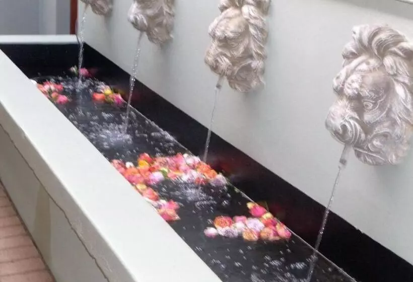 Majatalo Villa Brocant Guest House