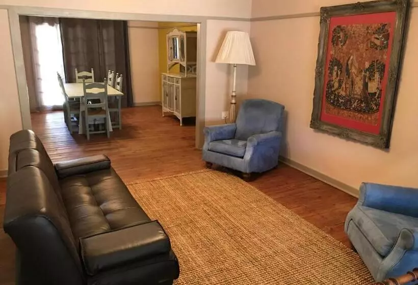 Majatalo Villa Brocant Guest House