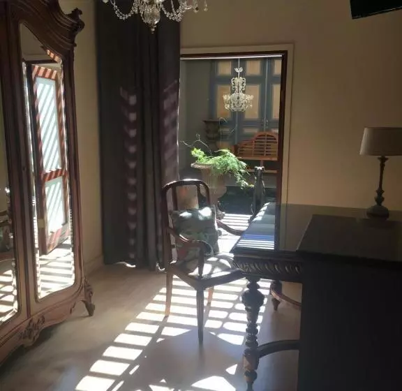 Majatalo Villa Brocant Guest House