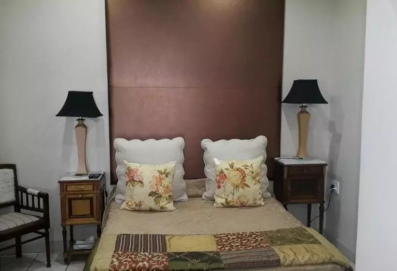 Majatalo Villa Brocant Guest House