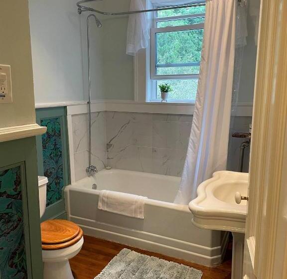 فندق صغير Back Inn Time